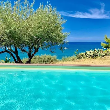 Ogliastro Sul Mare Holiday home